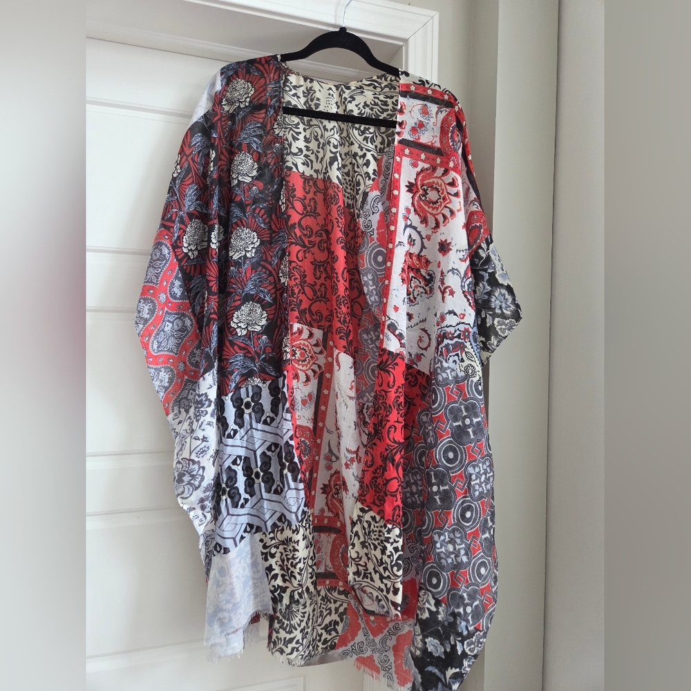Black and Red Boho Womens Lightweight Kimono